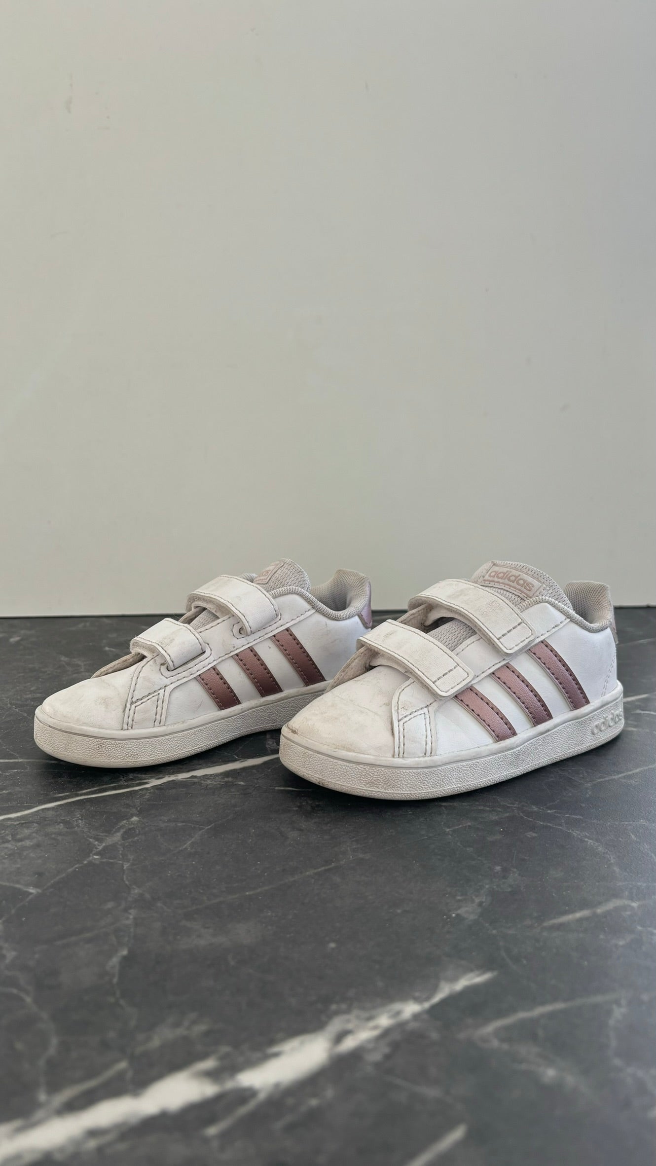 Adidas schoenen maat 24