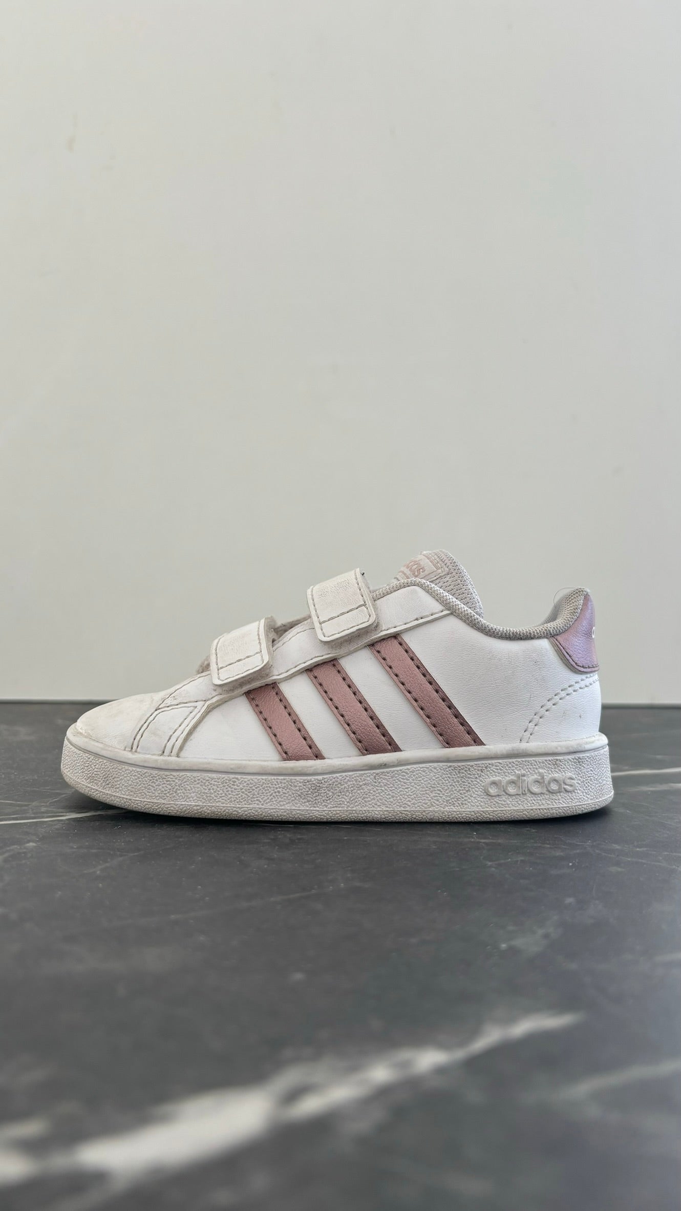 Adidas schoenen maat 24